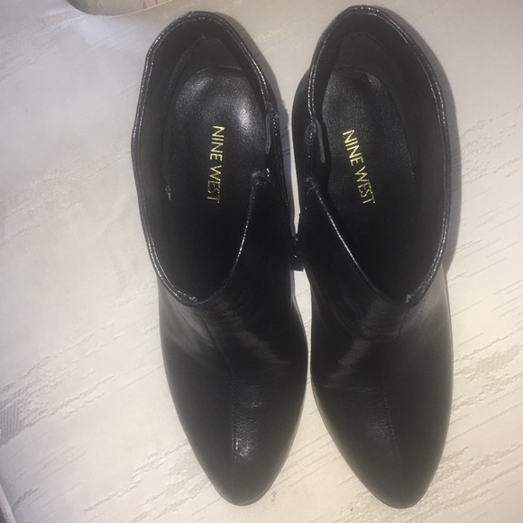 Nine West booties 8.5 - Picture 3 of 6